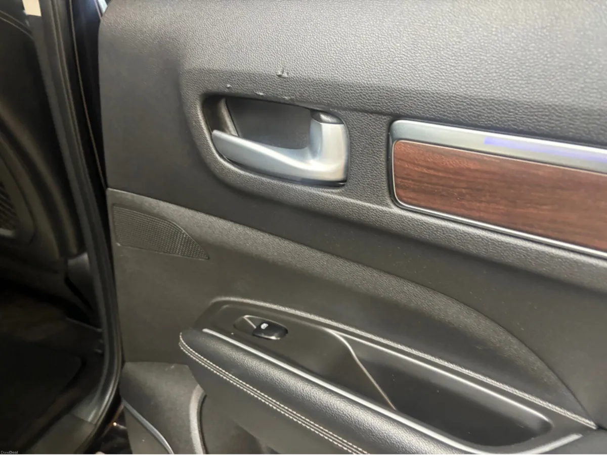 Renault Koleos SIGNATURE NAV DCI 175 C 4DR AUTO Fi - Image 2