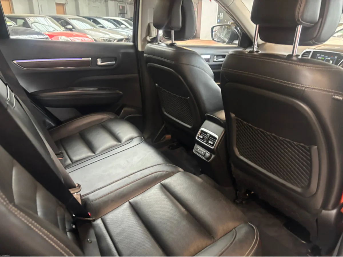 Renault Koleos SIGNATURE NAV DCI 175 C 4DR AUTO Fi - Image 4