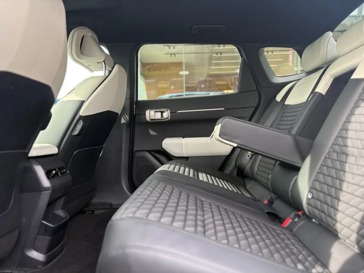 Kia EV4 GT Line Fastback ( Range 612 km ) (3.9% AP - Image 4