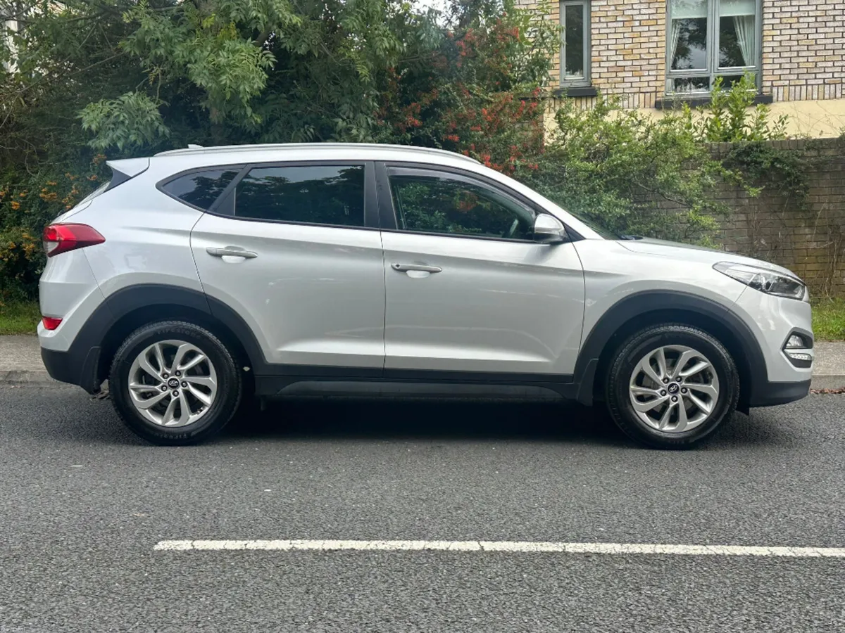 Hyundai Tucson Executive 5DR - Image 5