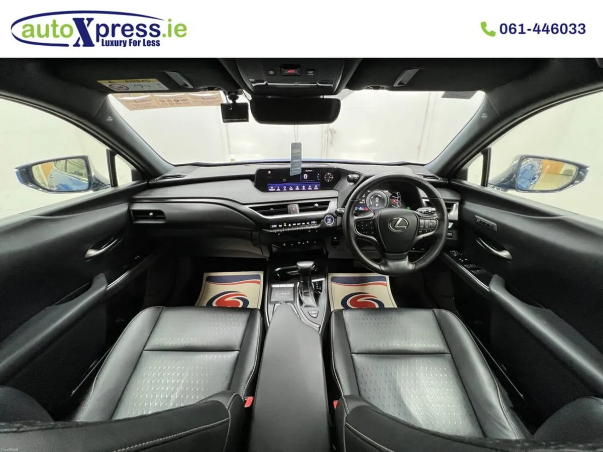 Lexus UX 2.0 Hybrid, Reversing camera - Image 2