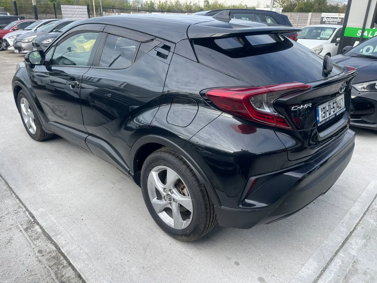 2019 Toyota C-HR Hybrid 1.8 Automatic 5dr Model - Image 4
