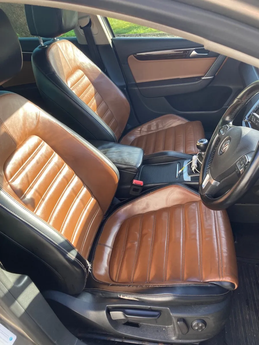 Volkswagen Passat 2012 - Image 4