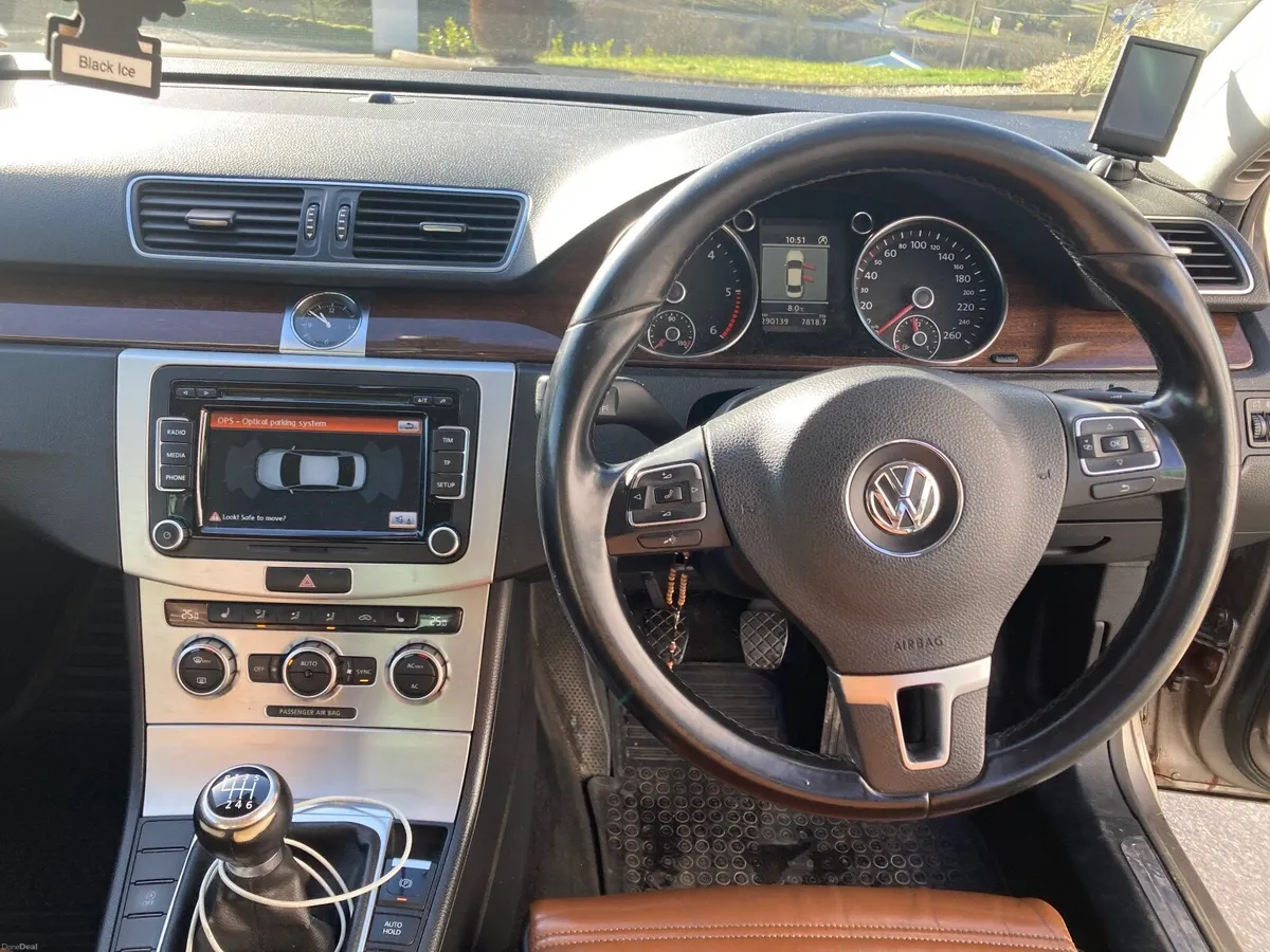 Volkswagen Passat 2012 - Image 5