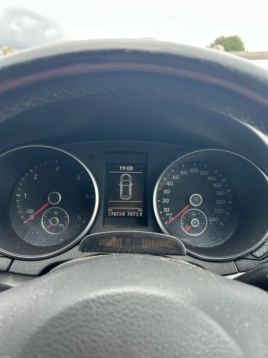Volkswagen Golf - Image 2