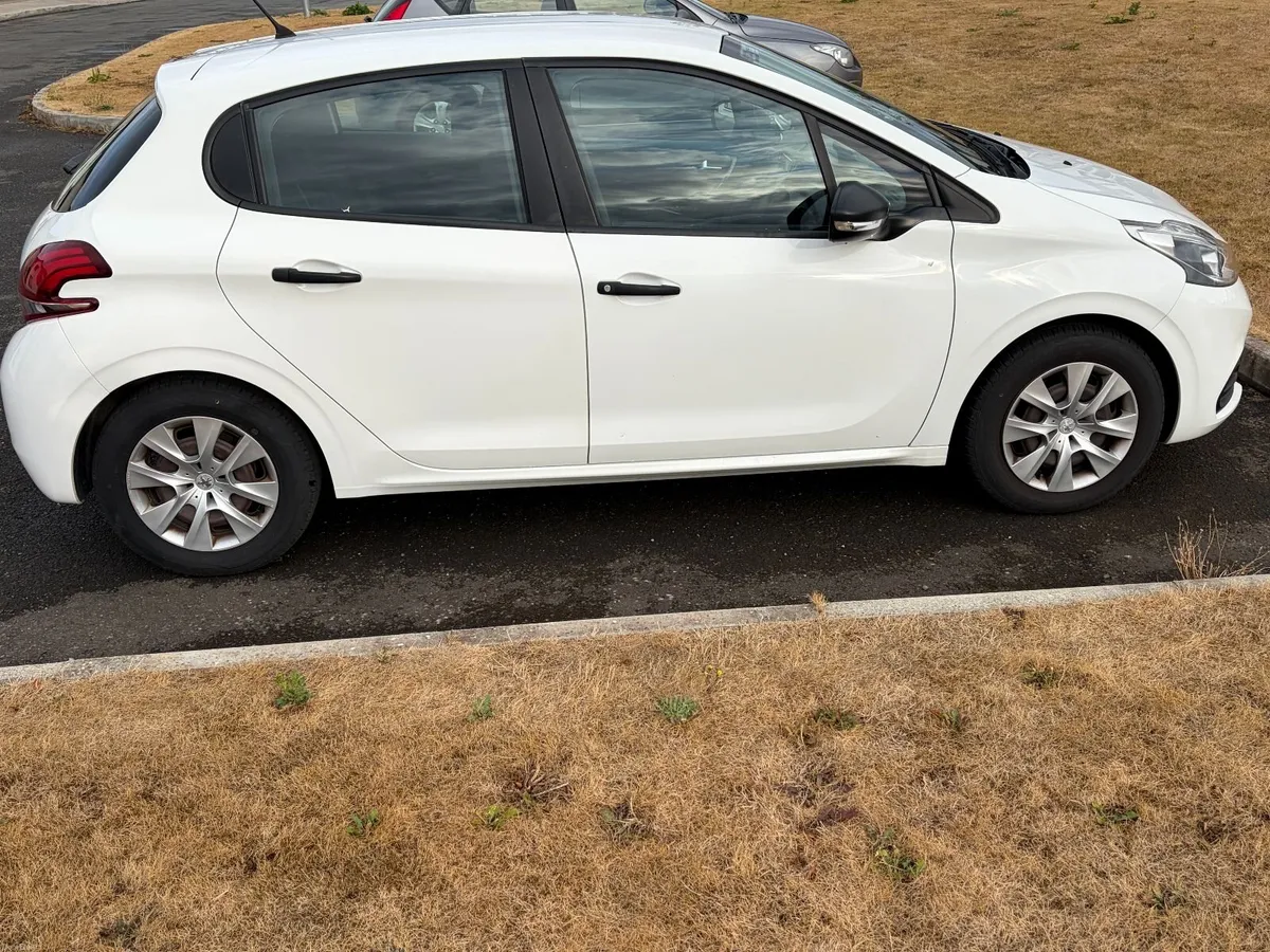 Peugeot 208 2018 - Image 3