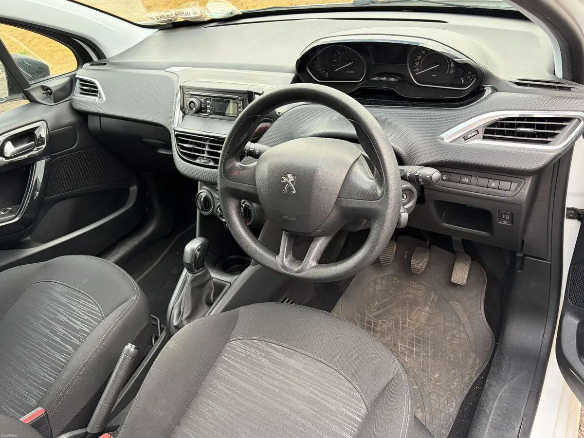 Peugeot 208 2018 - Image 4