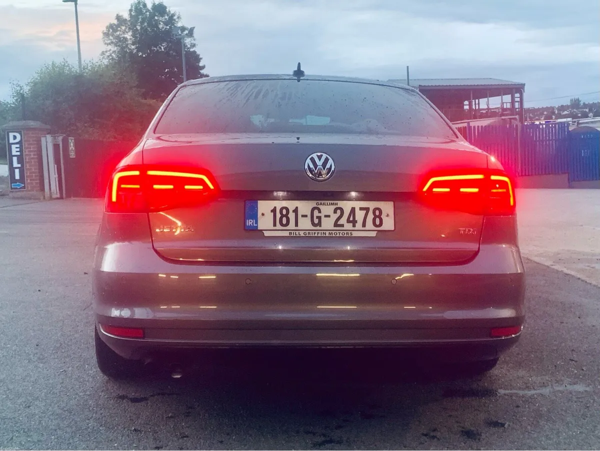 Volkwagen Jetta - Image 6