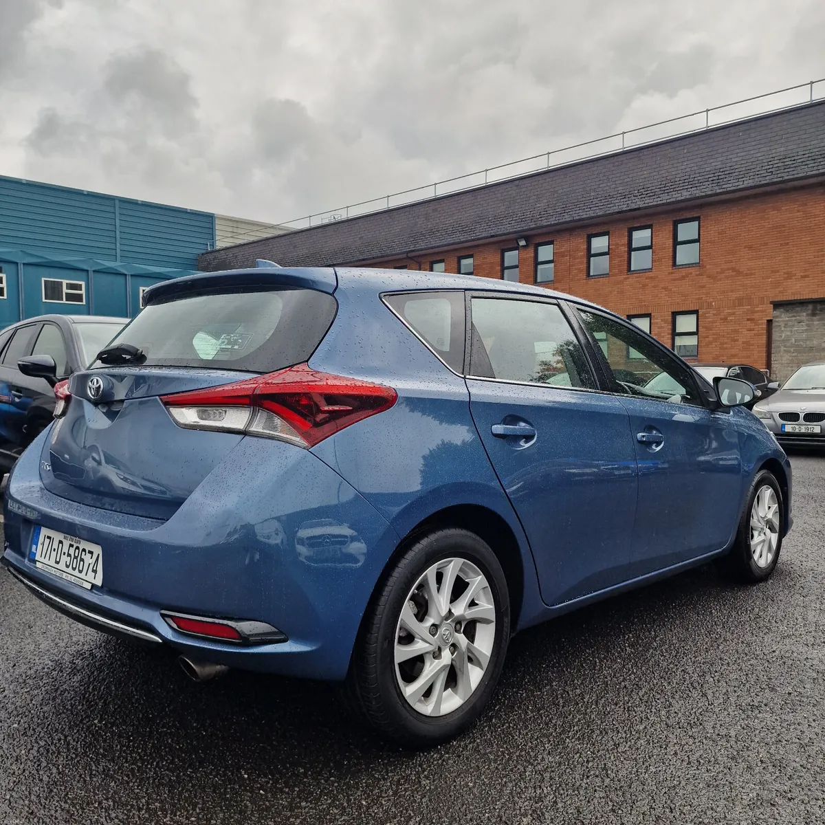 Toyota Auris 2017 Luna specs mint condition low mi - Image 3