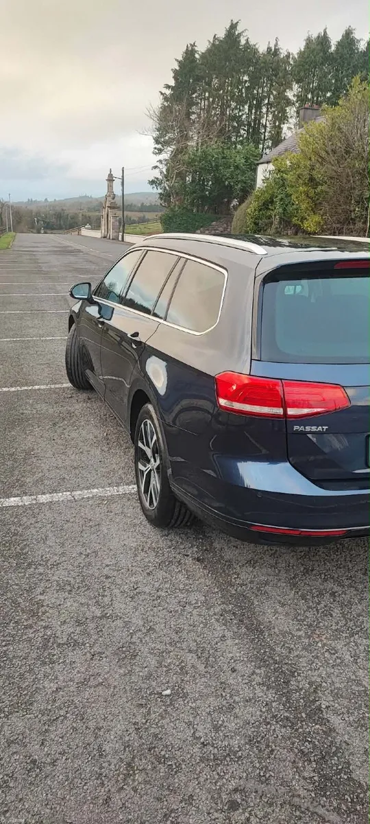 Volkswagen Passat 2015 - Image 5