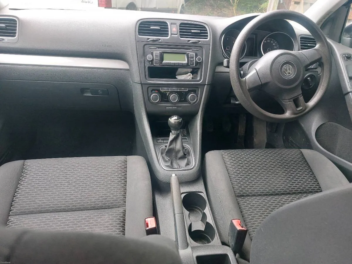 2011 vw golf 1.6 tdi nct 7/27 new nct  tax €200 - Image 4