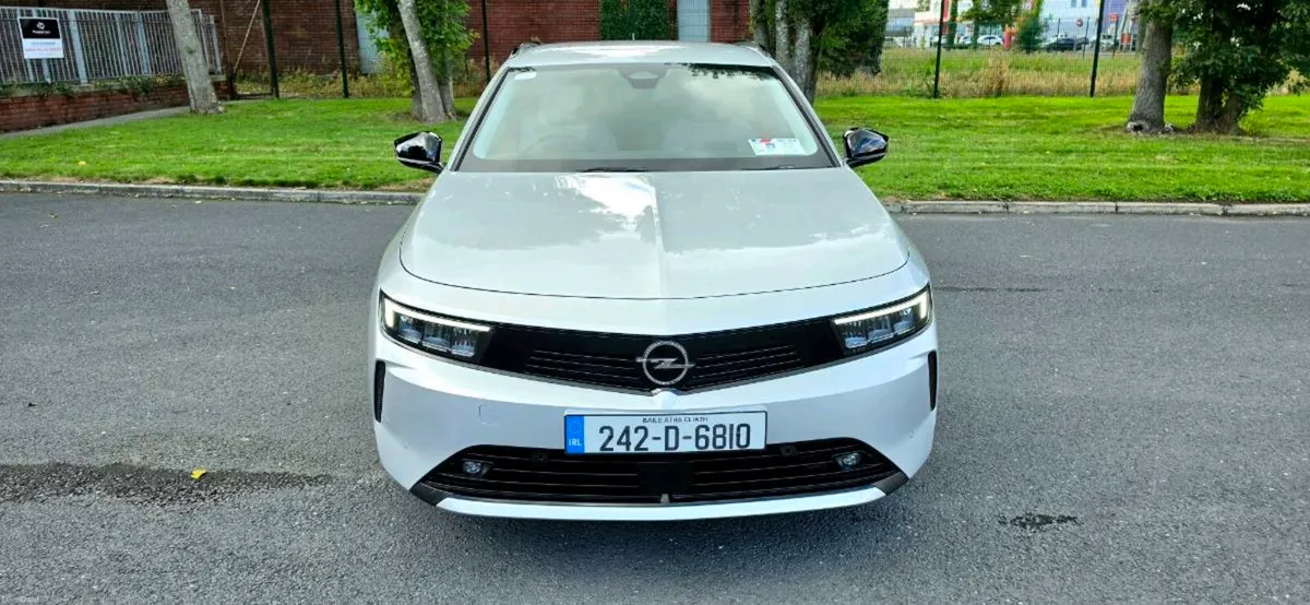 242 Opel Astra Sport Tourer 1.5 Diesel  Automatic - Image 2