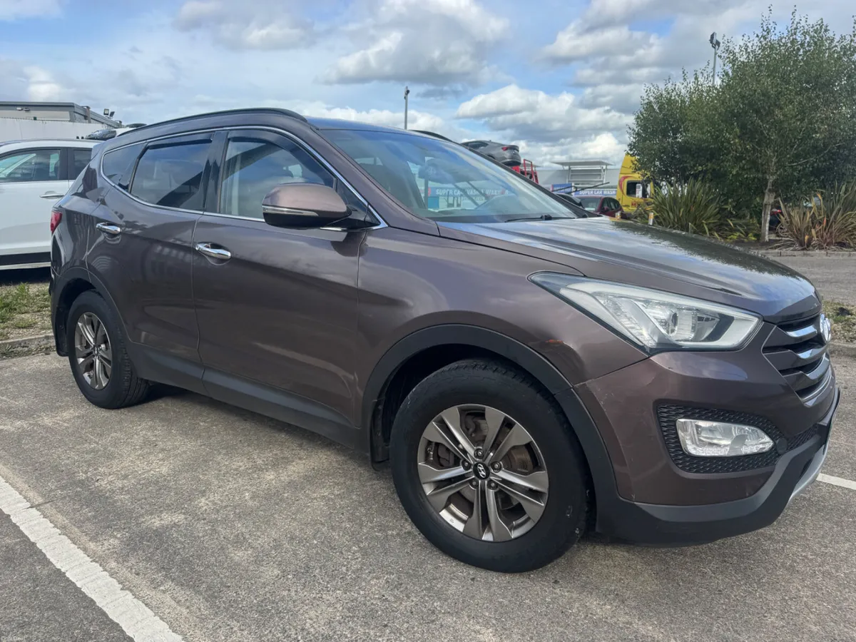 Hyundai Santa Fe 2015 seven seater - Image 1