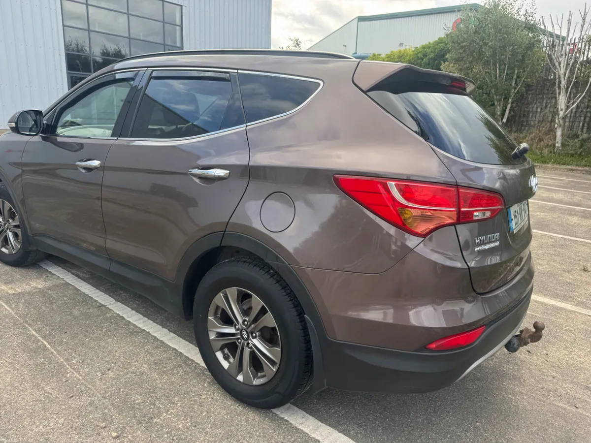 Hyundai Santa Fe 2015 seven seater - Image 6