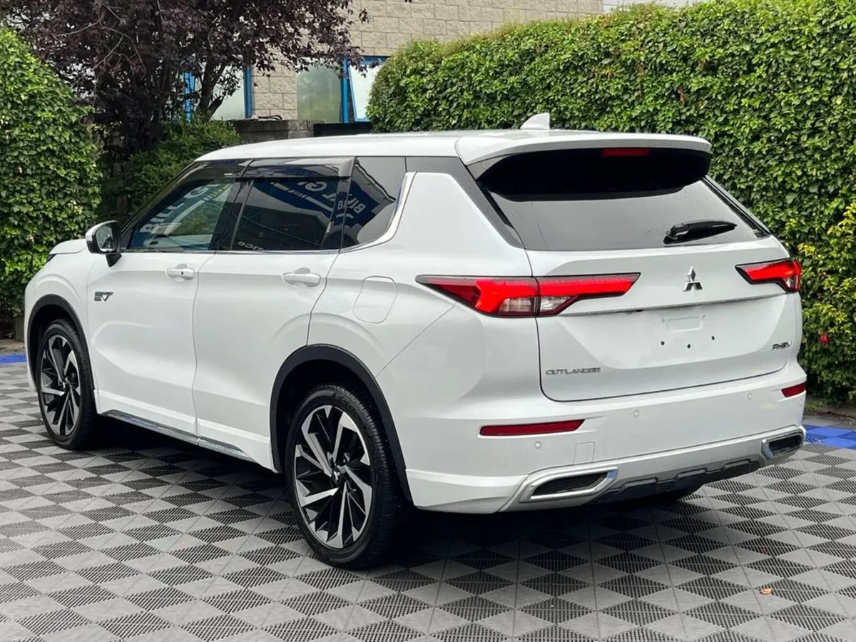 Mitsubishi Outlander 7-SEATER 2.4 HYBRID AUTO ** H - Image 5