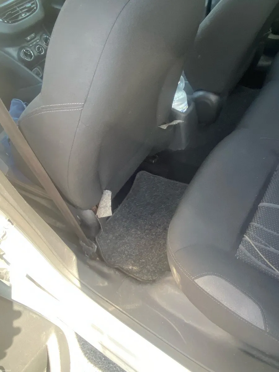Peugeot 208 - Image 3