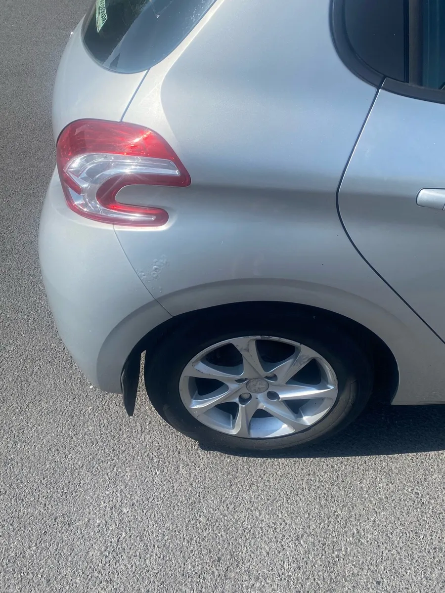 Peugeot 208 - Image 5