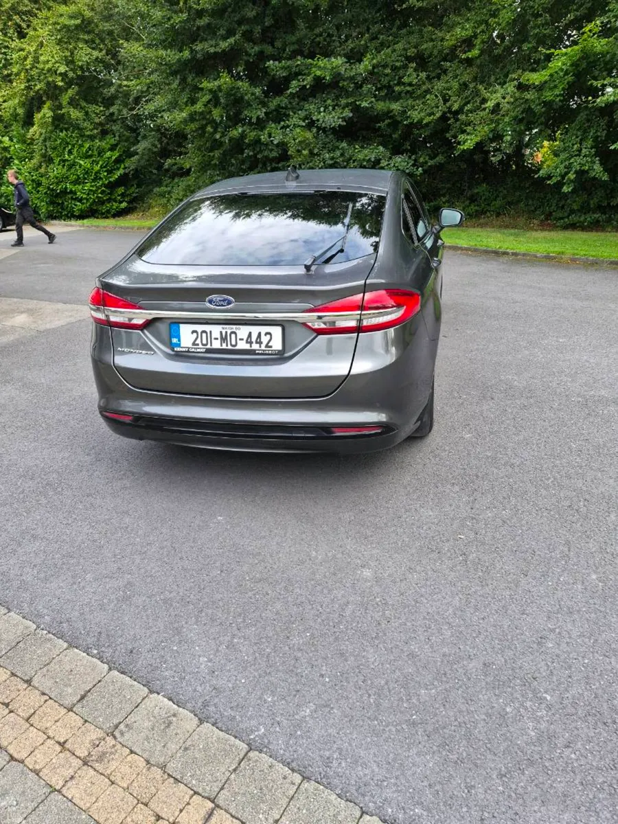 Car - Image 3