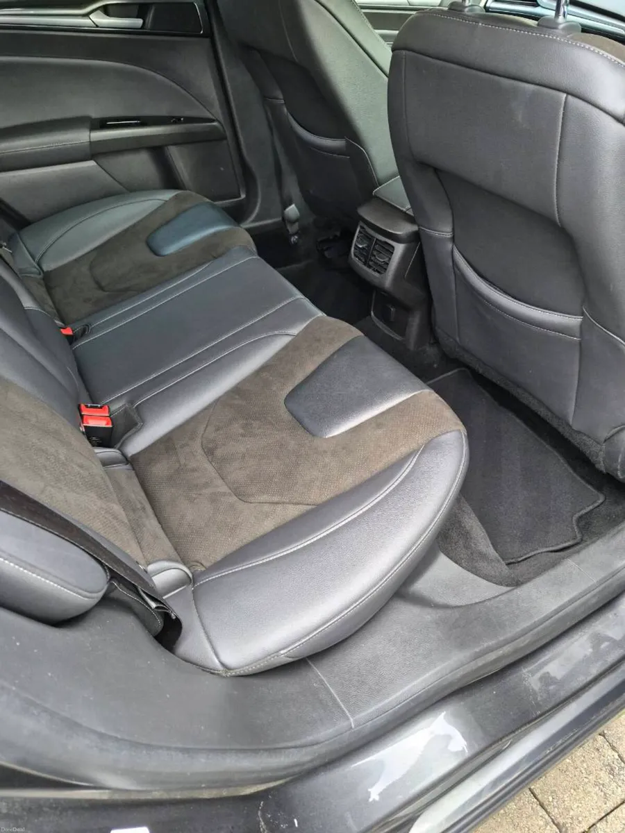 Car - Image 5