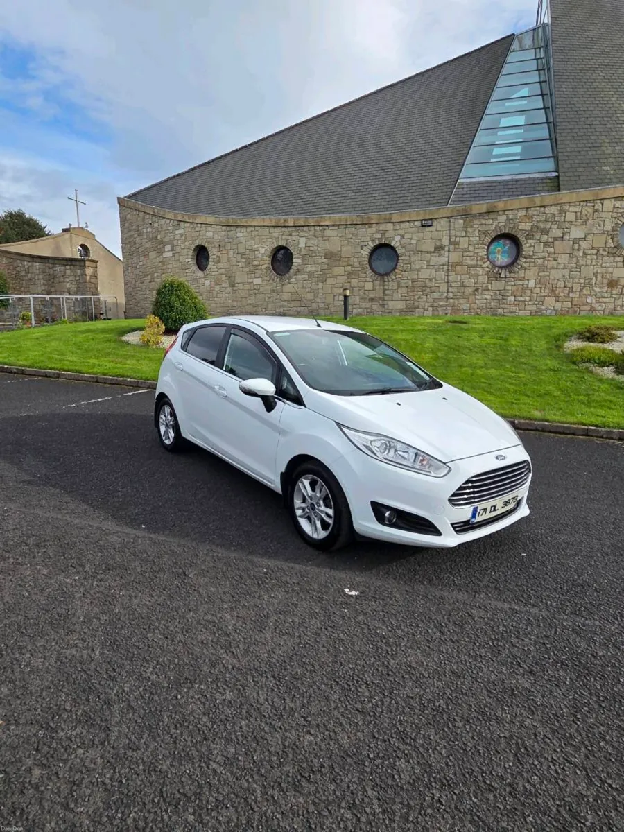 2017 Ford Fiesta - Image 2
