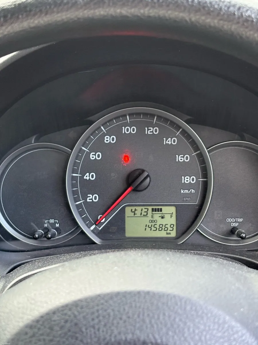 Toyota vitz -1.0 petrol Automatic NCT July 2027 - Image 6