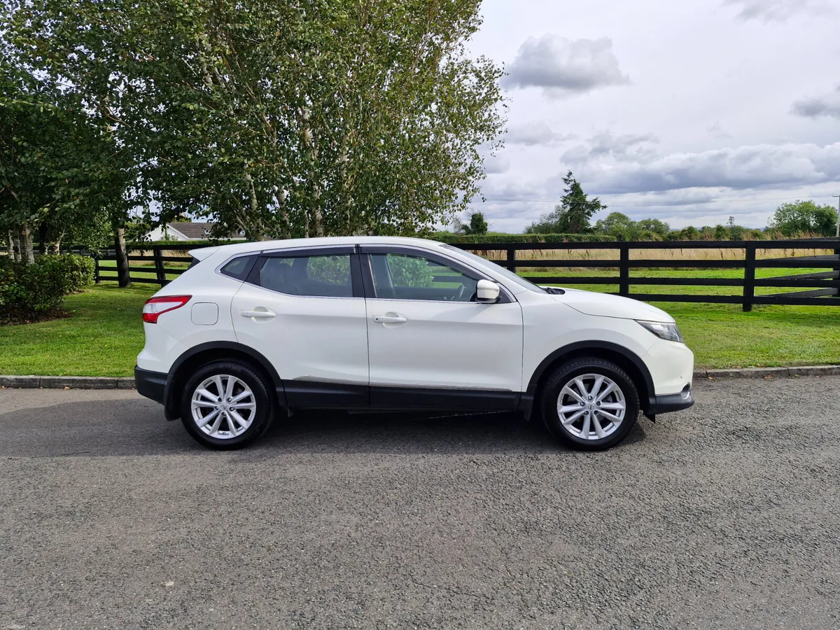 Nissan Qashqai Diesel (NCT TESTED AND TAXED)!!! - Image 5