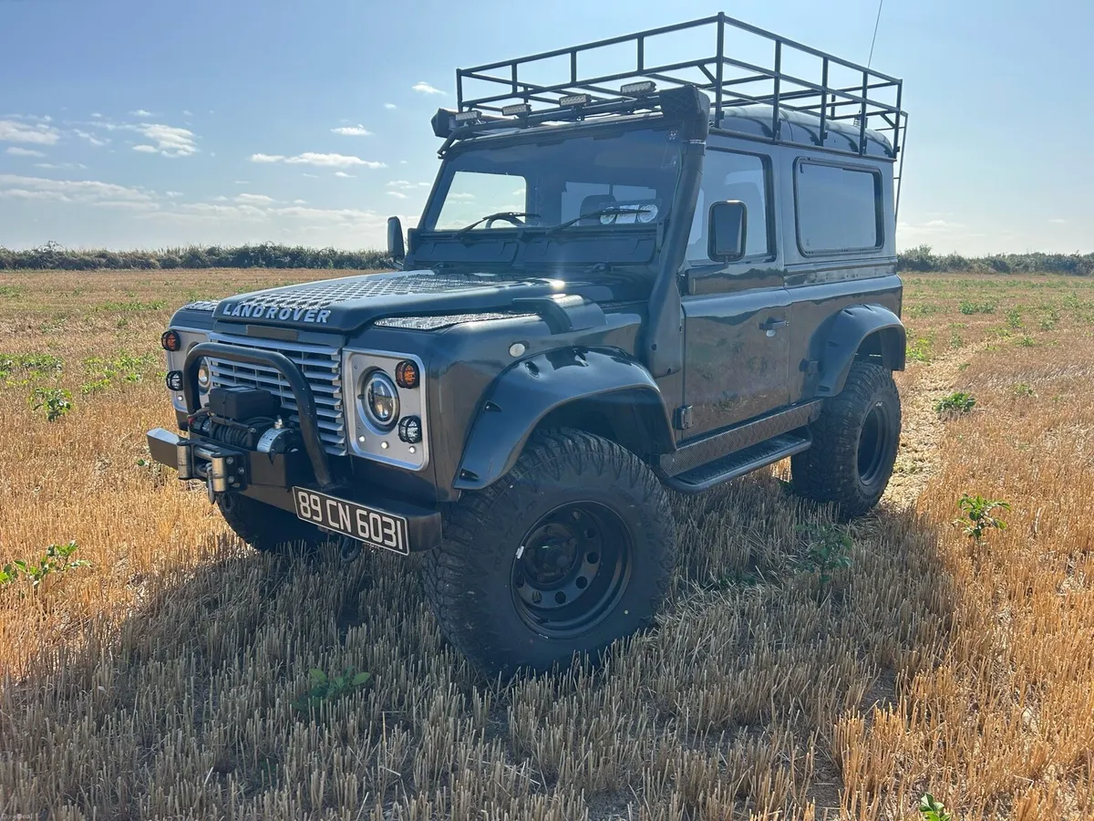 Land Rover Defender 90 - Image 1