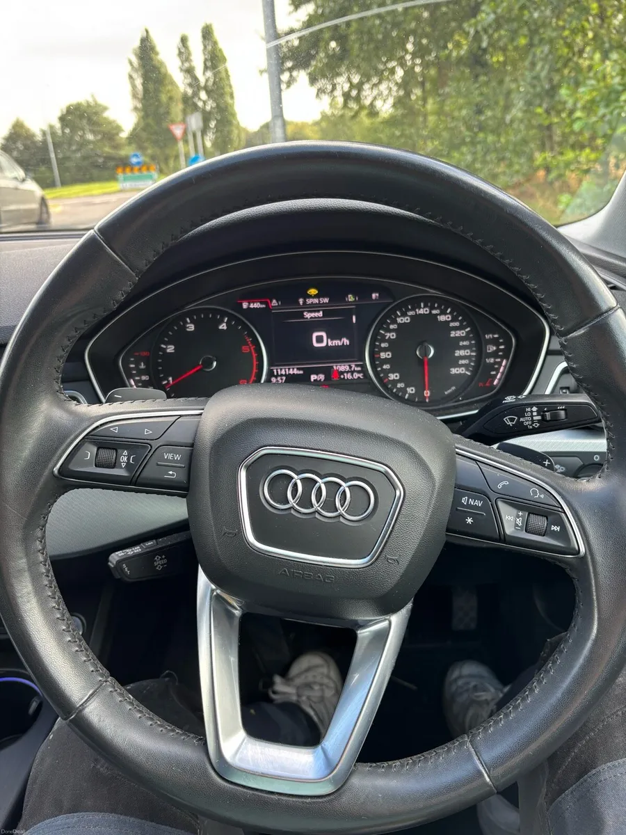 Audi A4 2019 Automatic - Image 5
