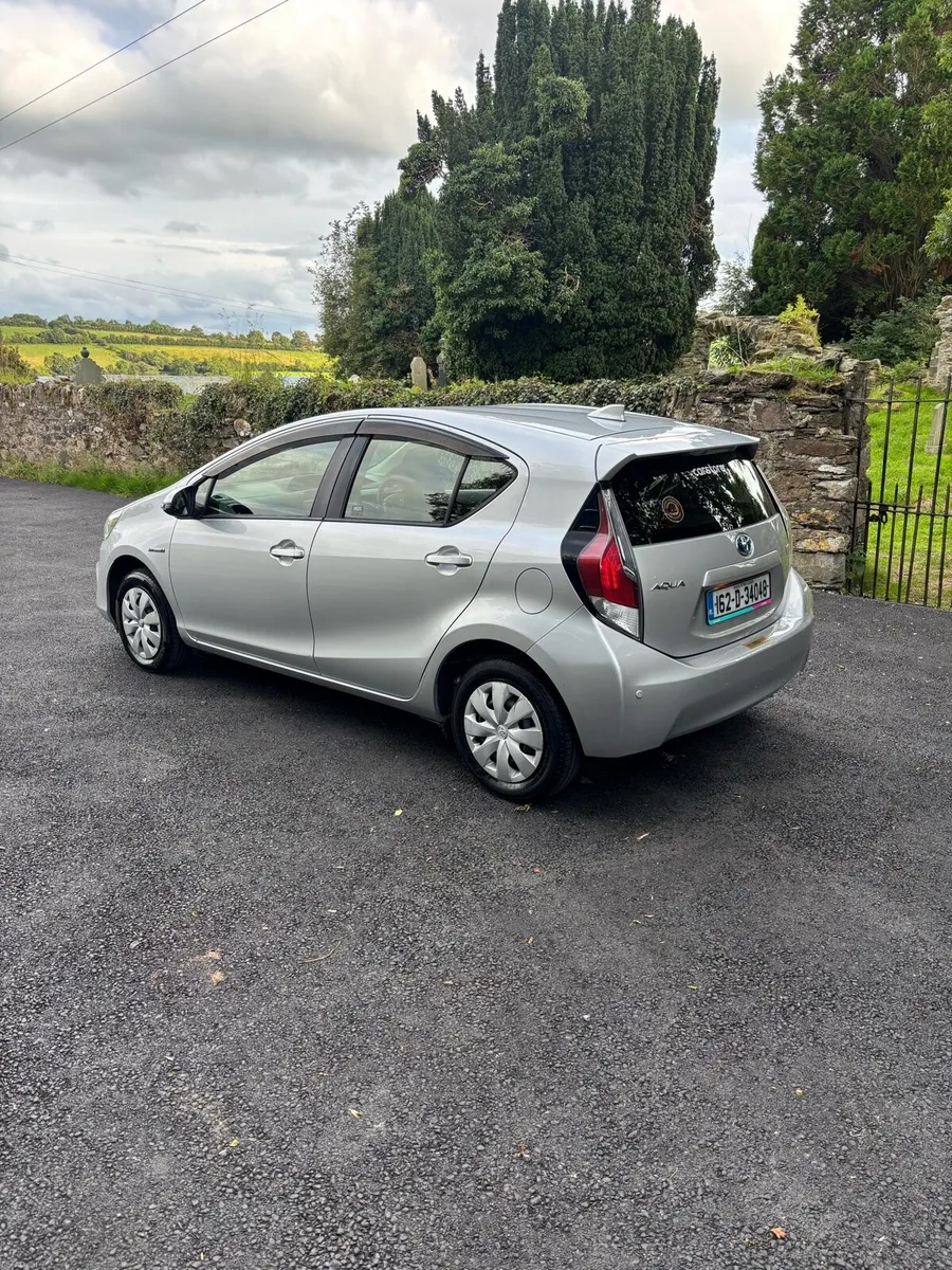 Toyota aqua 2016 - Image 2