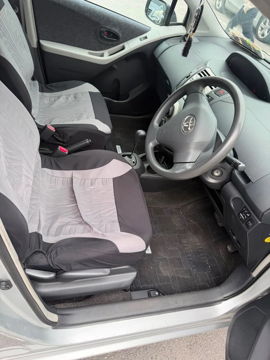 Toyota vitz - Image 5