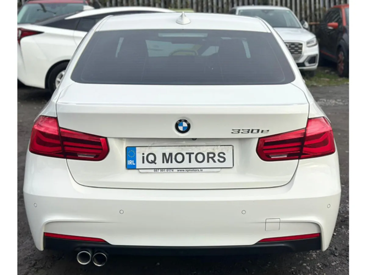 BMW 3-Series 330E M Sport 2.0L  Automatic Plug-in - Image 4