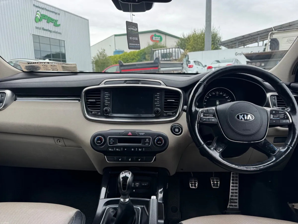 Kia Sorento 2019 platinum model  seater - Image 4