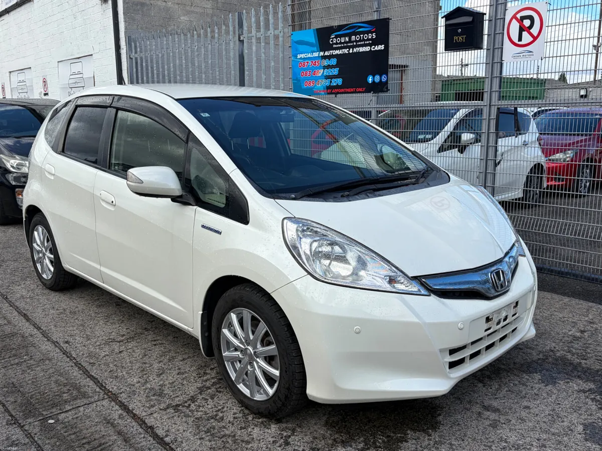 Honda fit  Automatic Hybrid 2012 - Image 1
