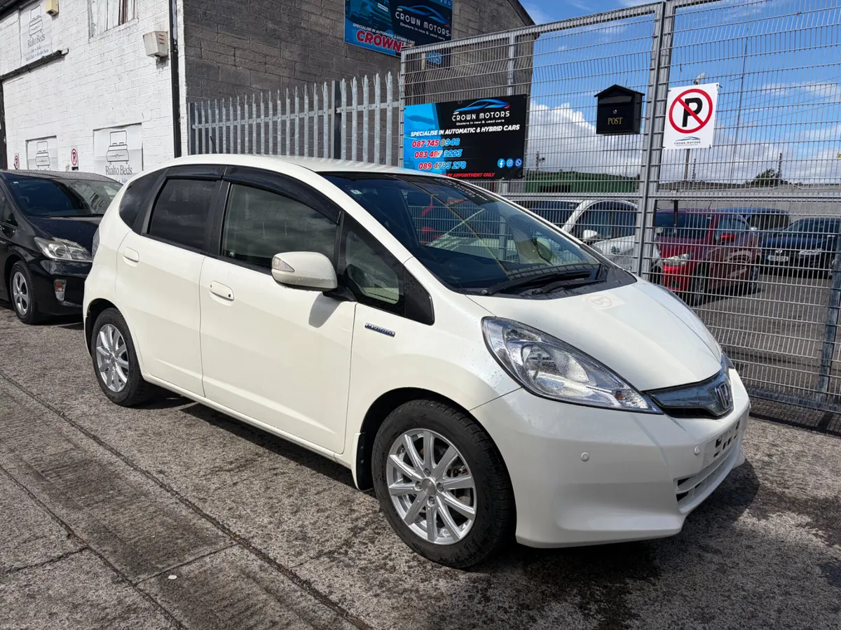 Honda fit  Automatic Hybrid 2012 - Image 6