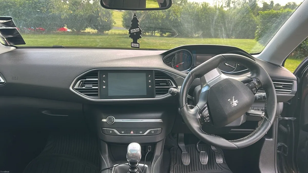 2017 Peugeot 308 Allure - Image 4