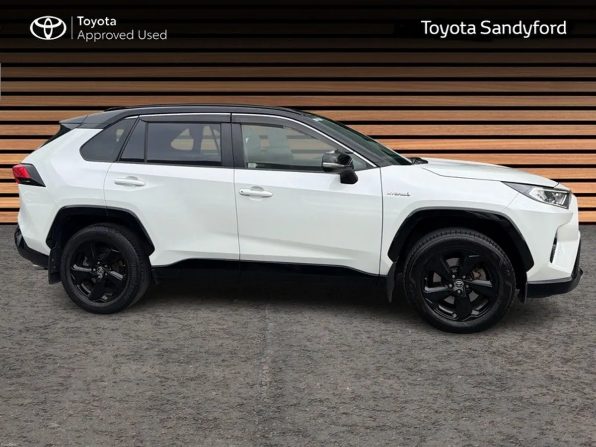 Toyota RAV4 SPORT*IRISH CAR* HYBRID // HEATED LEAT - Image 3