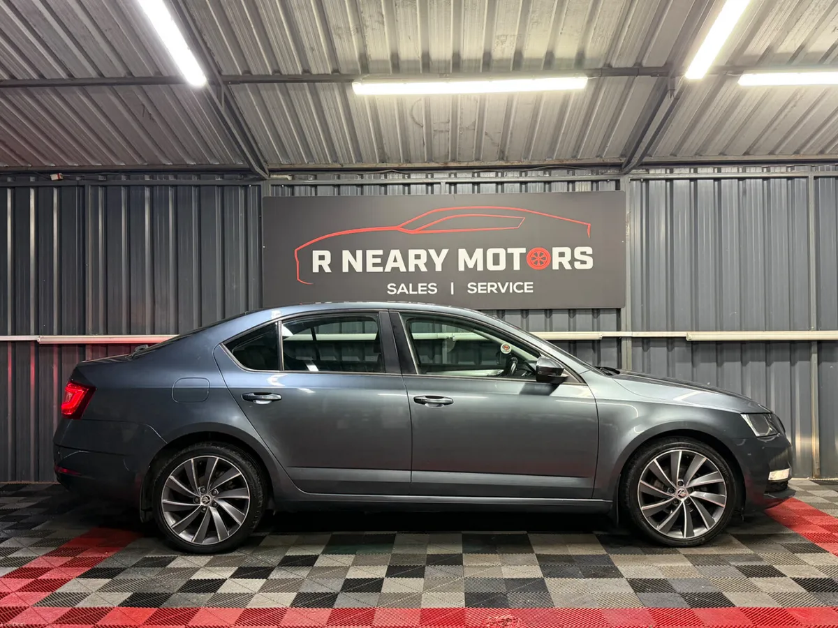 2017 172 Skoda Octavia AMBITION 1.6TDI 90HP Manual - Image 3