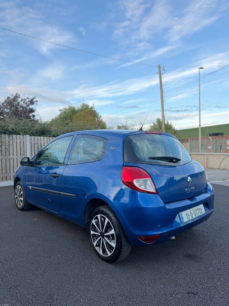 2011 Renault Clio 1.1petrol nct and tax - Image 5