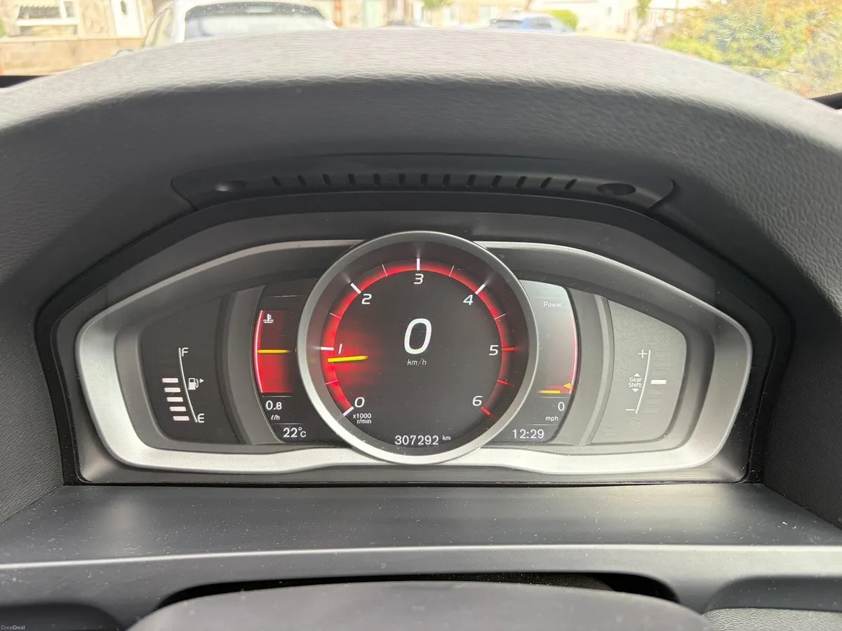 Volvo S60 2018 - Image 2