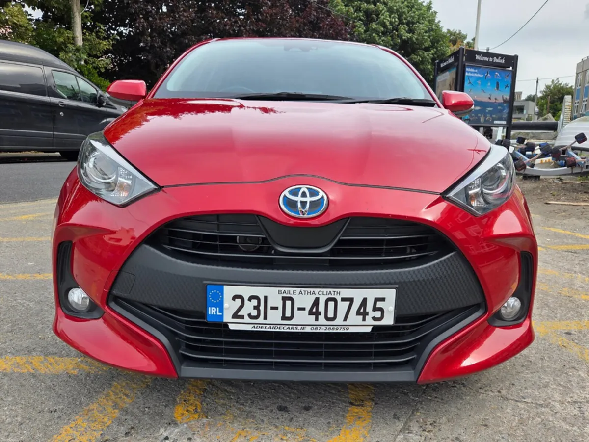 Toyota Yaris 1.5 HYBRID LUNA 4DR AUTO - Image 2