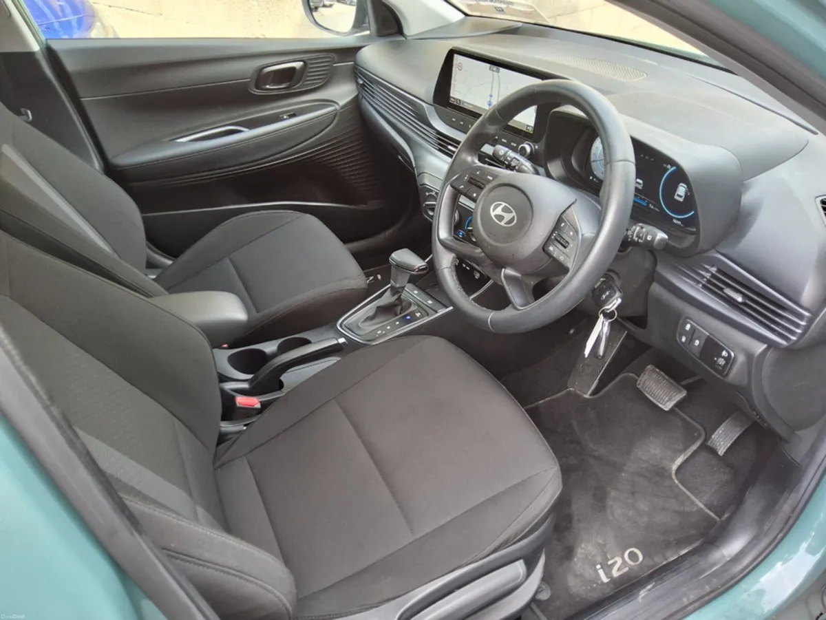 Hyundai i20 DELUXE PLUS AUTOMATIC - Image 6