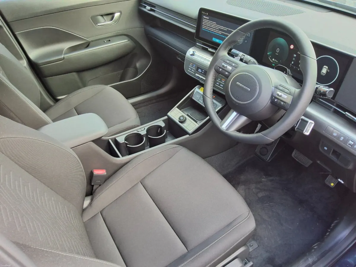 Hyundai KONA ELEGANCE HYBRID ** SHOWROOM DISPLAY M - Image 6