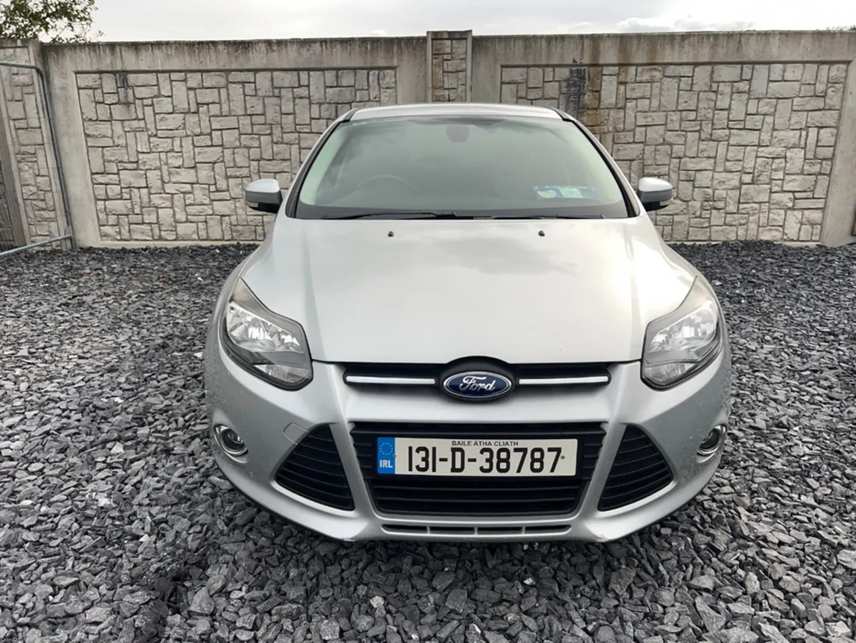 Ford Focus 1.6 ZETEC 105PS 5DR - Image 3