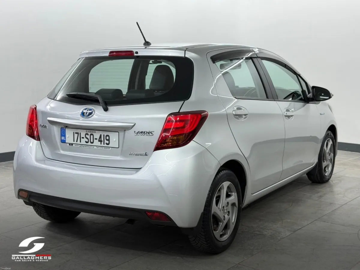 Toyota Yaris (171) HYBRID LUXURY AUTO - Image 4