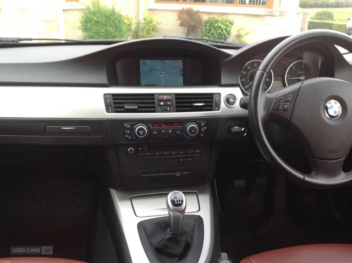 BMW 3-Series 318D Business Edition (2.0d manual) - Image 4