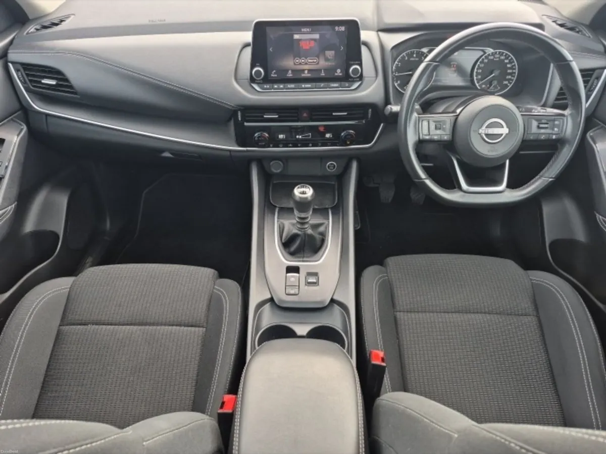 Nissan Qashqai 1.3 PET MILD HYBRID SV ** TRINITY M - Image 2