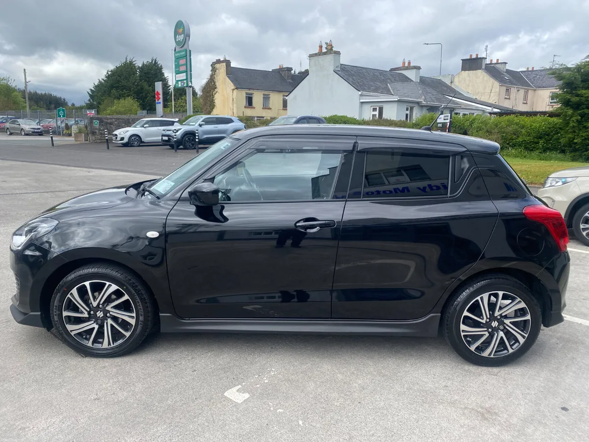 Suzuki Swift **BLACK EDITION** - Image 5