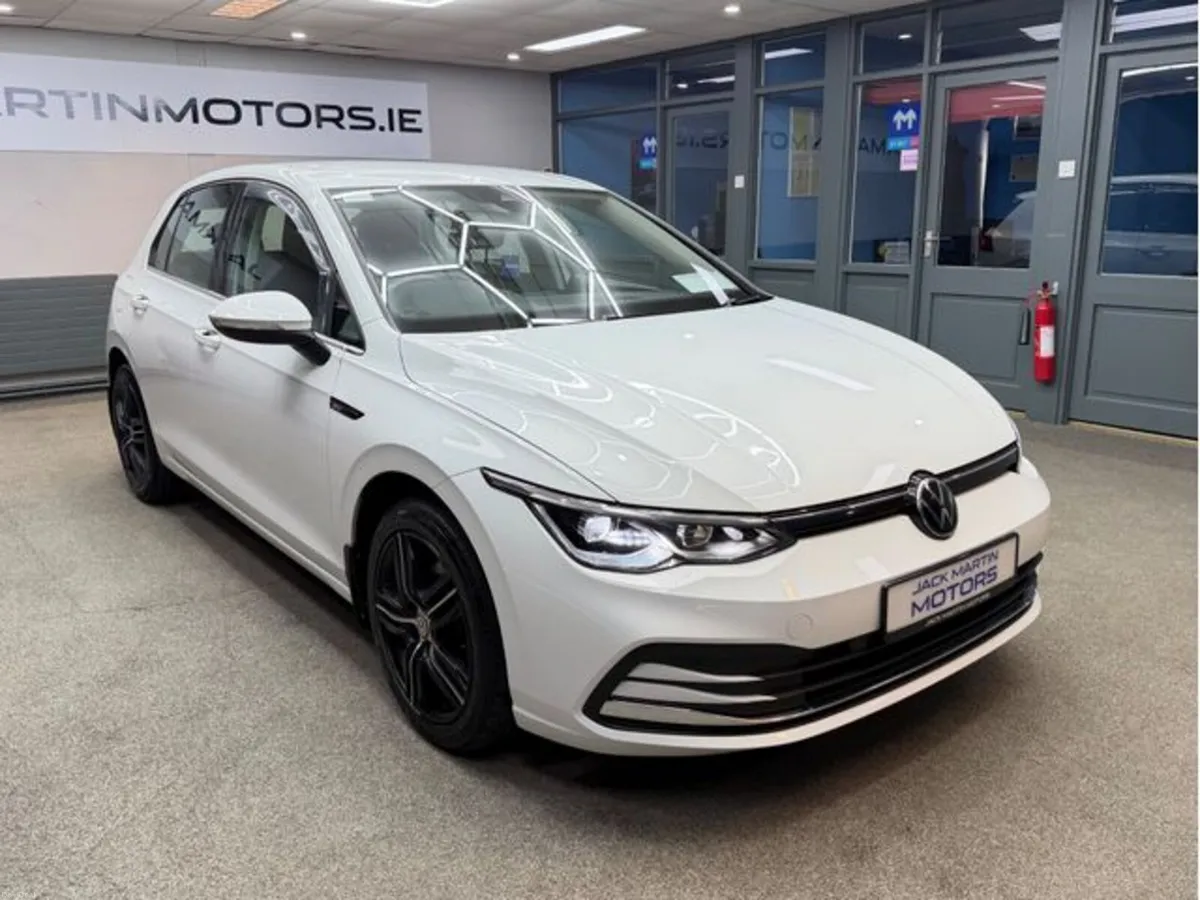 Volkswagen Golf Style 2.0 TDI 1 Owner - Image 6