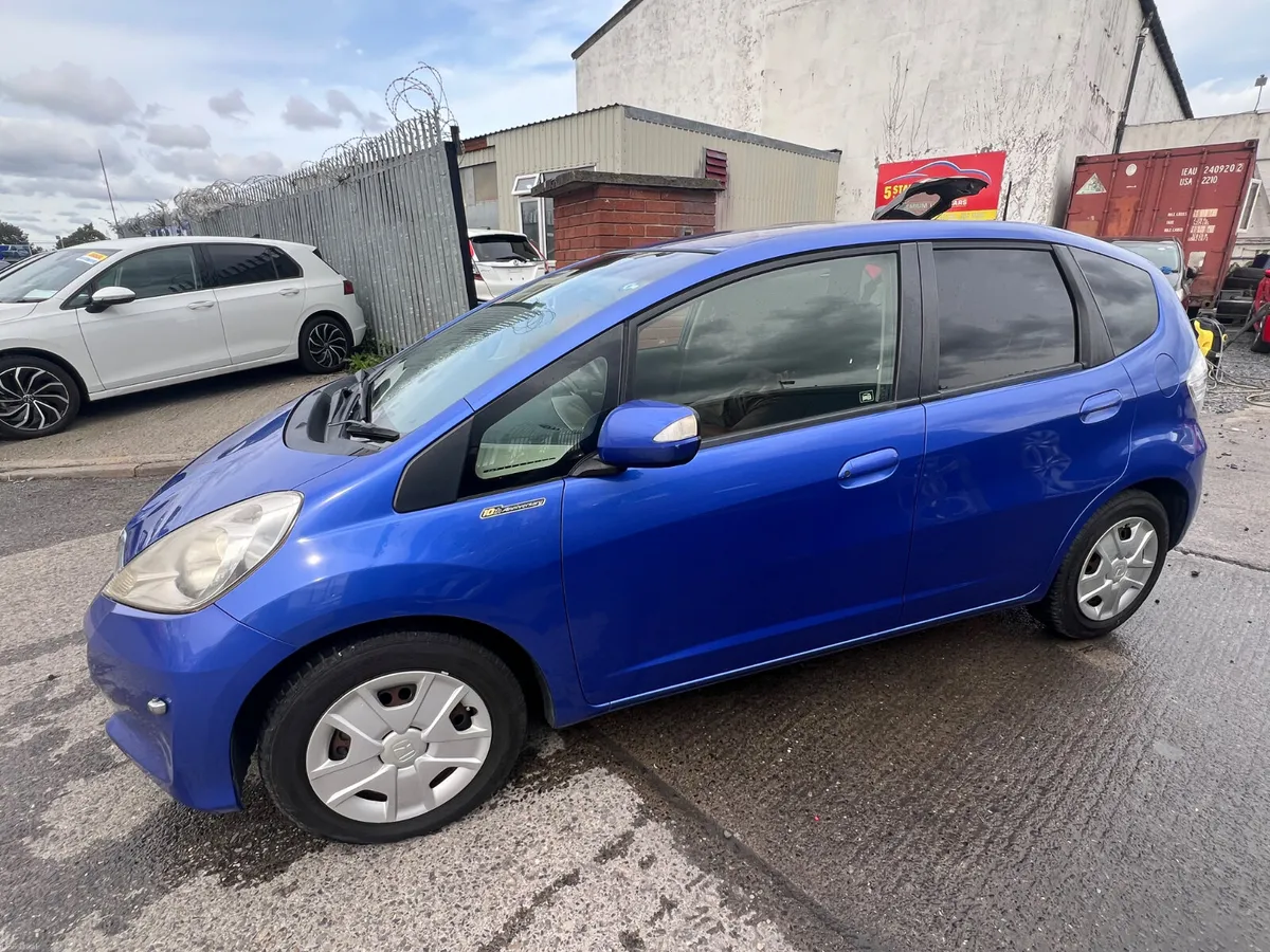 Honda Fit 2012 Automatic/ New Nct / warranty - Image 4