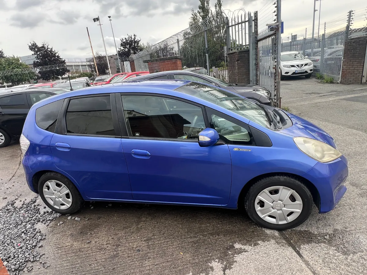 Honda Fit 2012 Automatic/ New Nct / warranty - Image 5